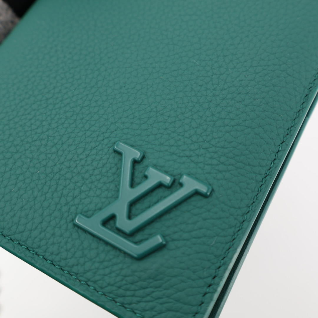 ルイヴィトン LOUIS VUITTON ポルトフォイユブラザ 長財布 グリーン