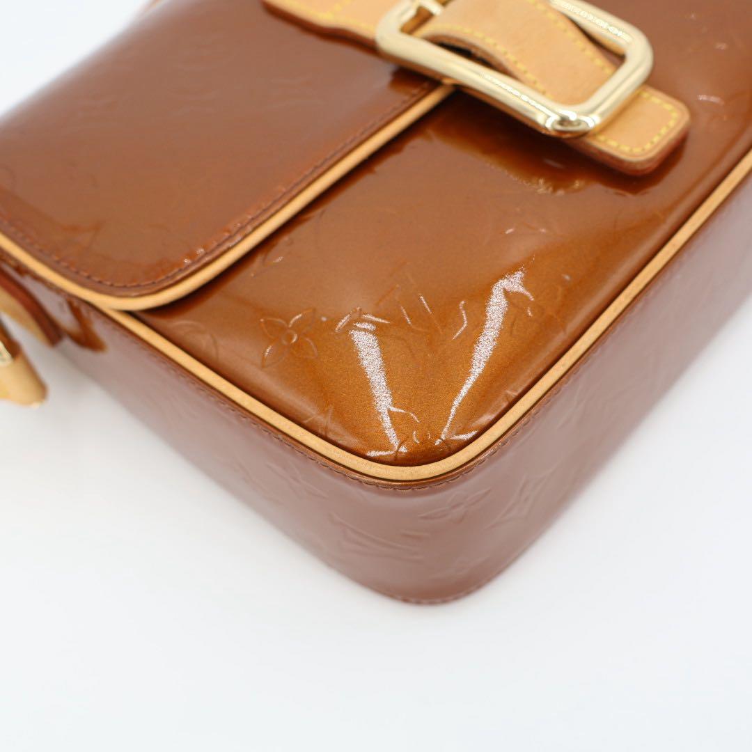 ルイ・ヴィトン LOUIS VUITTON モノグラムヴェルニ クリスティGM ショルダーバッグ