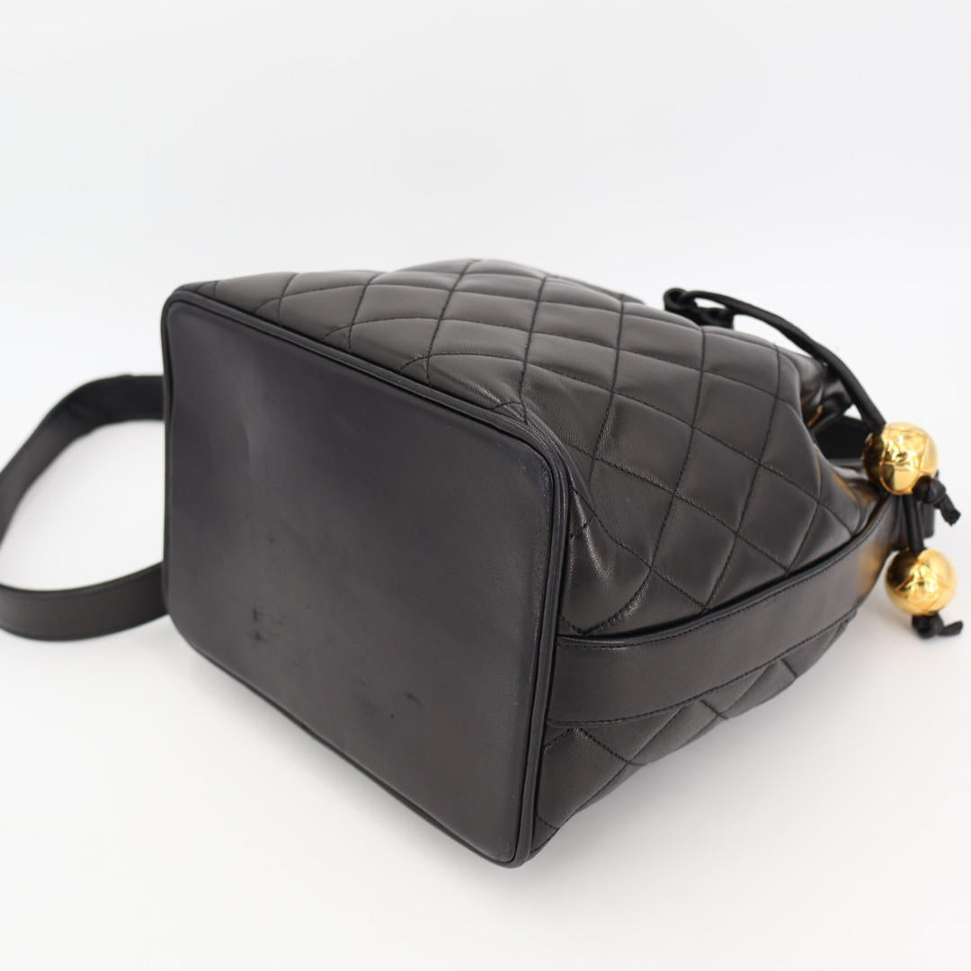 シャネル CHANEL マトラッセ ココマーク ショルダーバッグ 巾着バッグ レザー ブラック 黒 ゴールド金具 ポーチ付き
