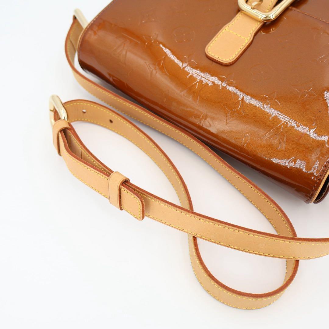 ルイ・ヴィトン LOUIS VUITTON モノグラムヴェルニ クリスティGM ショルダーバッグ