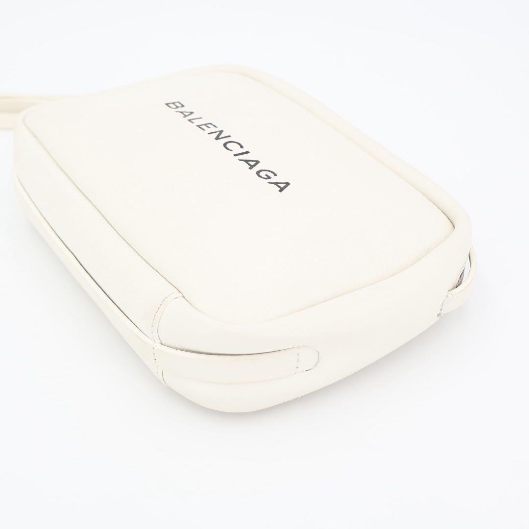 バレンシアガ BALENCIAGA ショルダーバッグ エブリデイ カメラバッグ S 489812 ホワイト/ブラック レザー エブリデイ ショルダーバッグ