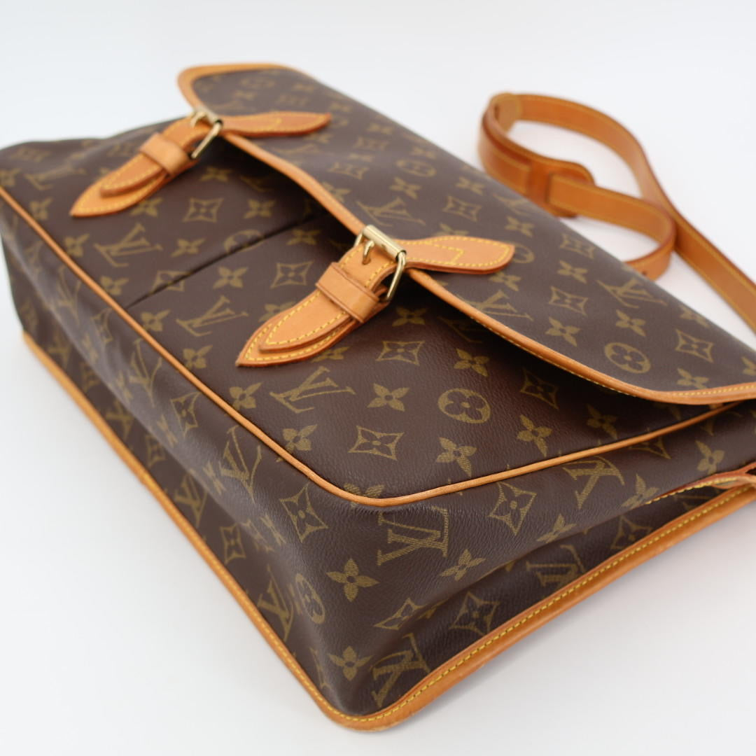ルイヴィトン LOUIS VUITTON モノグラム ジベシエールGM ショルダーバッグ