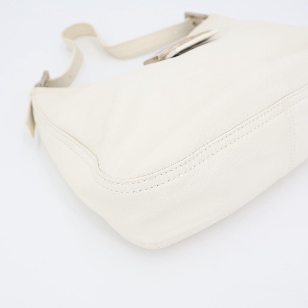 フェンディ Fendi ビンテージホワイトレザーマンマバケット
