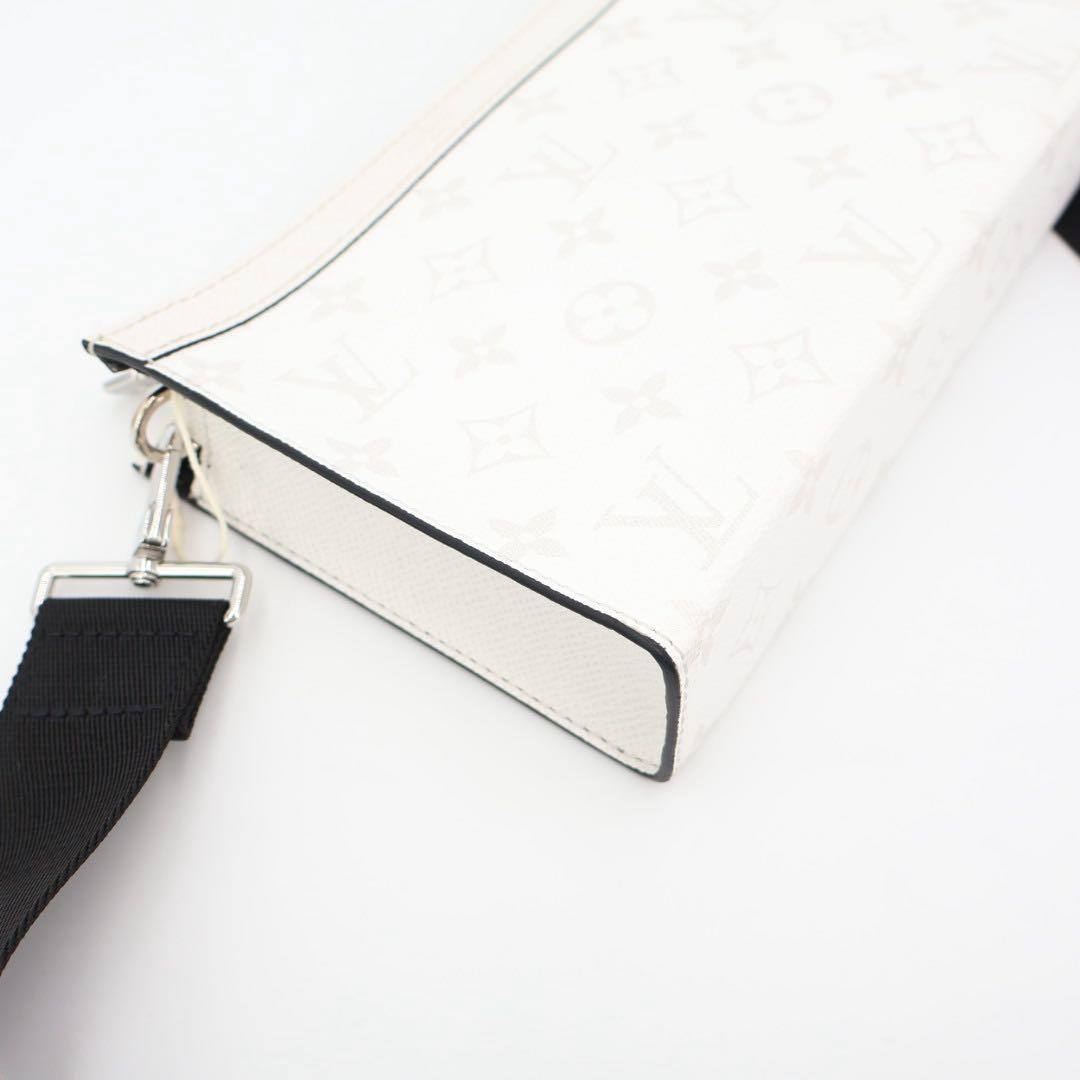 ルイ・ヴィトン LOUIS VUITTON ショルダーバッグ タイガラマ ガストン・ウェアラブル ウォレット M30935