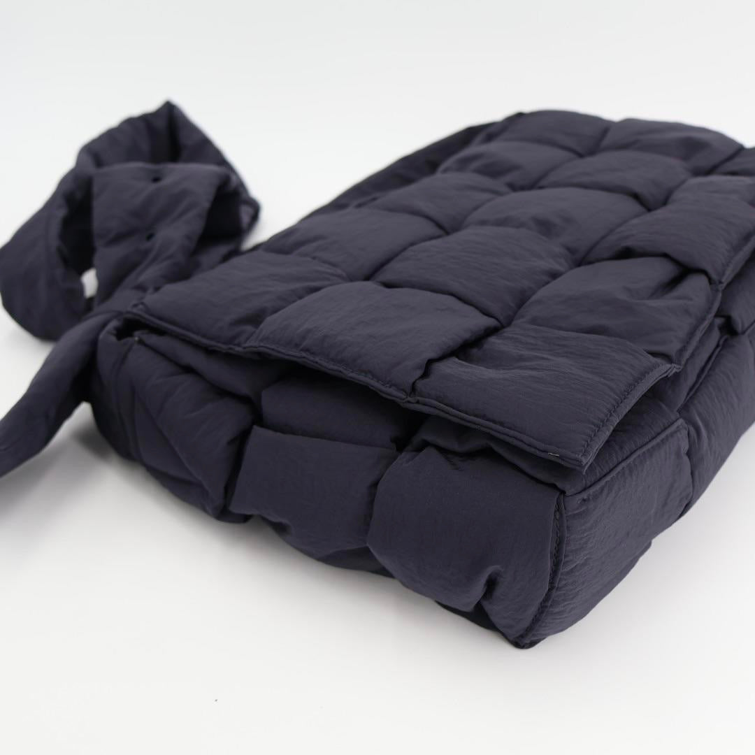 ボッテガヴェネタ BOTTEGA VENETA イントレチャート ナイロン パデッド テック カセット ショルダーバッグ