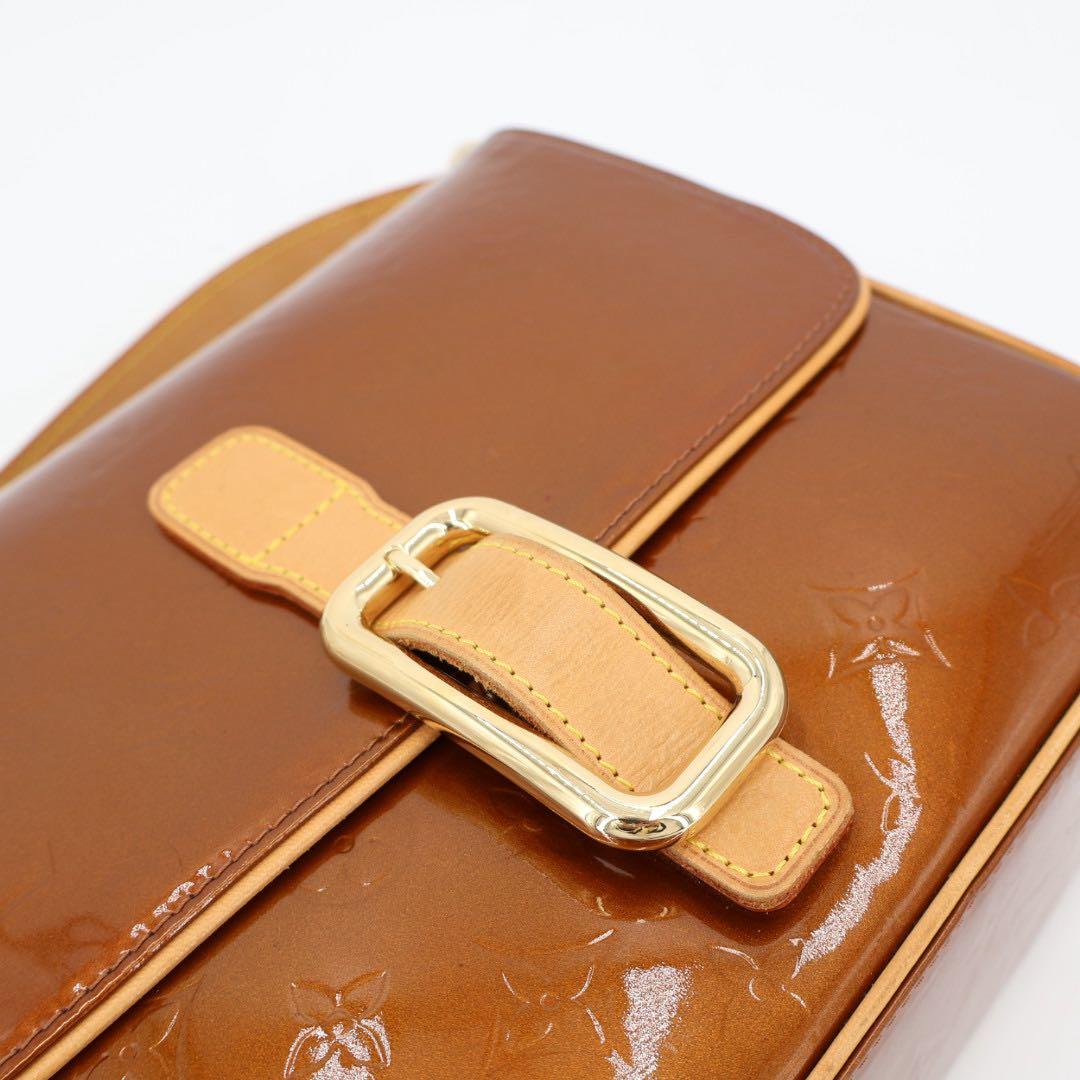 ルイ・ヴィトン LOUIS VUITTON モノグラムヴェルニ クリスティGM ショルダーバッグ