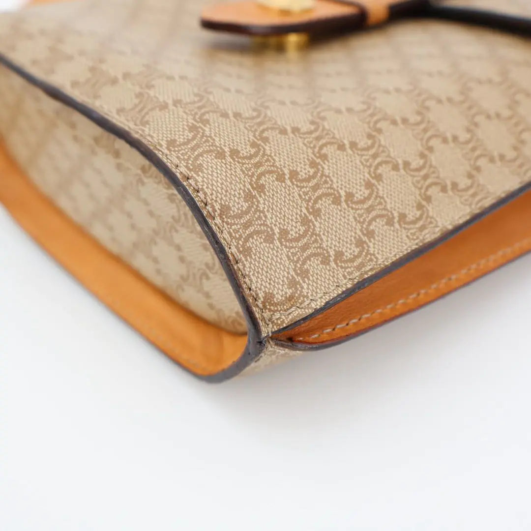 セリーヌ CELINE マカダム ブラゾン トリオンフ 柄 メダル コイン モチーフ 金具 レザー ショルダーバッグ