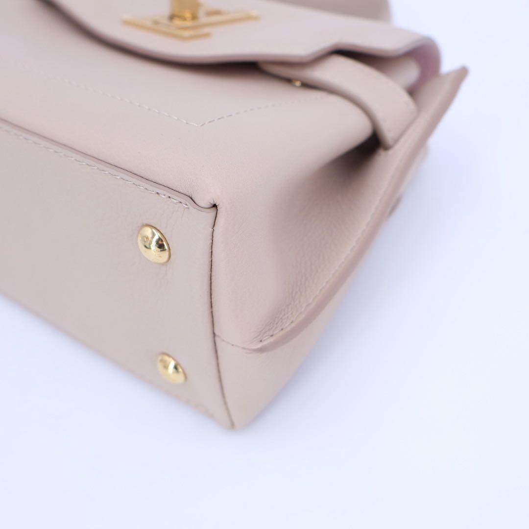ルイヴィトン LOUIS VUITTON ハンドバッグ Louis Vuitton ロックミー・エヴァー ミニバッグ M21052レディース グレージュ 美品