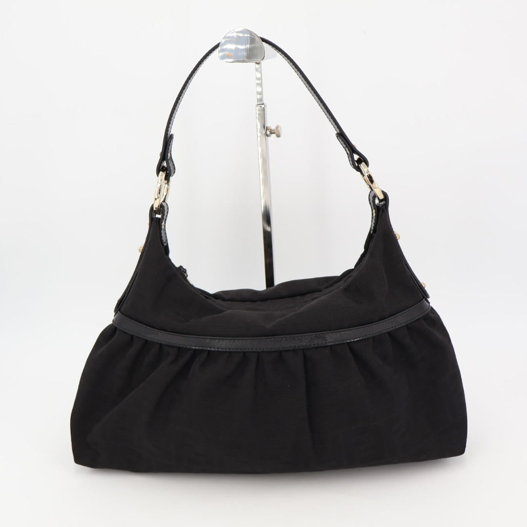 フェンディ Fendi シェフバッグ ズッカ柄 現行モデル ワンショルダー ブラック系 キャンバス