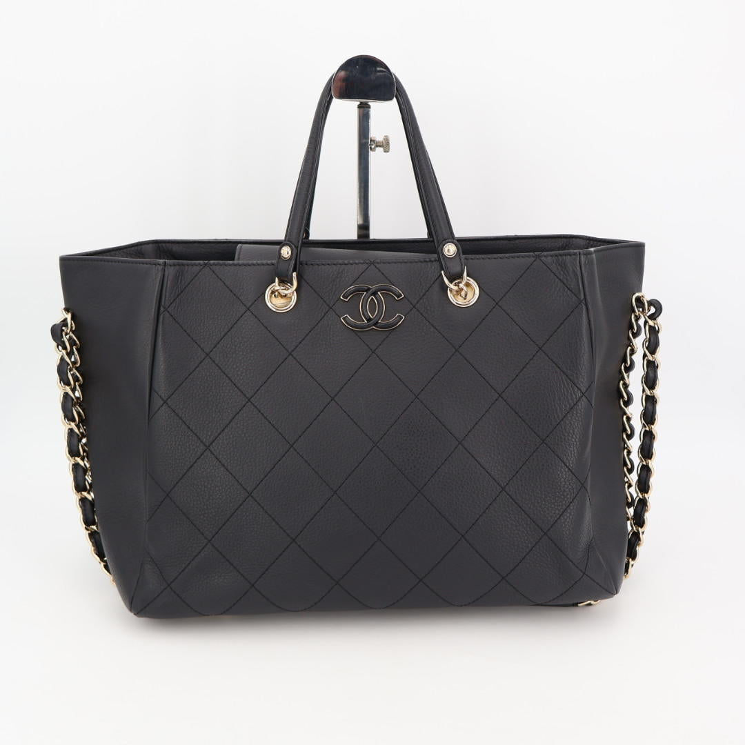 シャネル CHANEL ショッピングバッグ 2way チェーンショルダーバッグ バッグ レディース ブルスキン ブラック × ゴールド金具