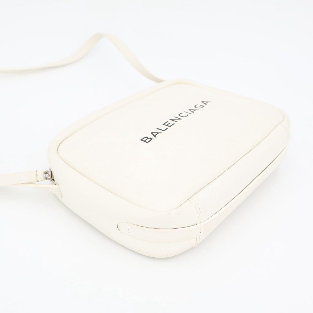 バレンシアガ BALENCIAGA ショルダーバッグ エブリデイ カメラバッグ S 489812 ホワイト/ブラック レザー エブリデイ ショルダーバッグ