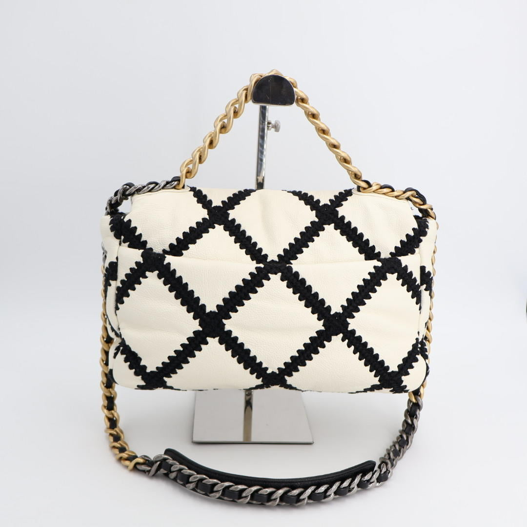 CHANEL シャネル ショルダーバッグ シャネル19 マトラッセ