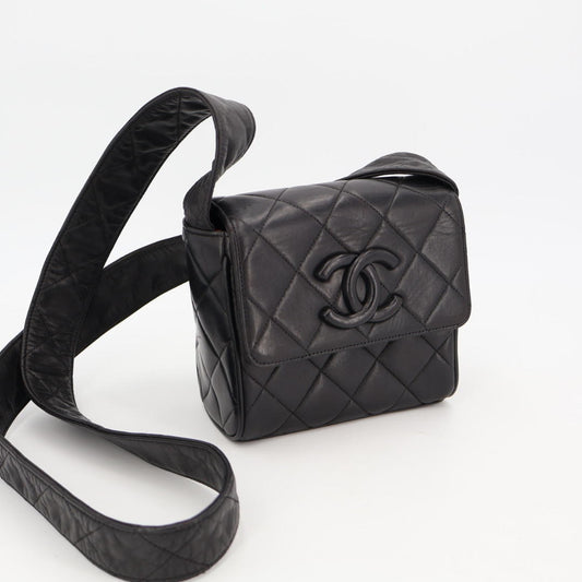 シャネル CHANEL マトラッセ ココマーク ショルダーバッグ レザー ブラック