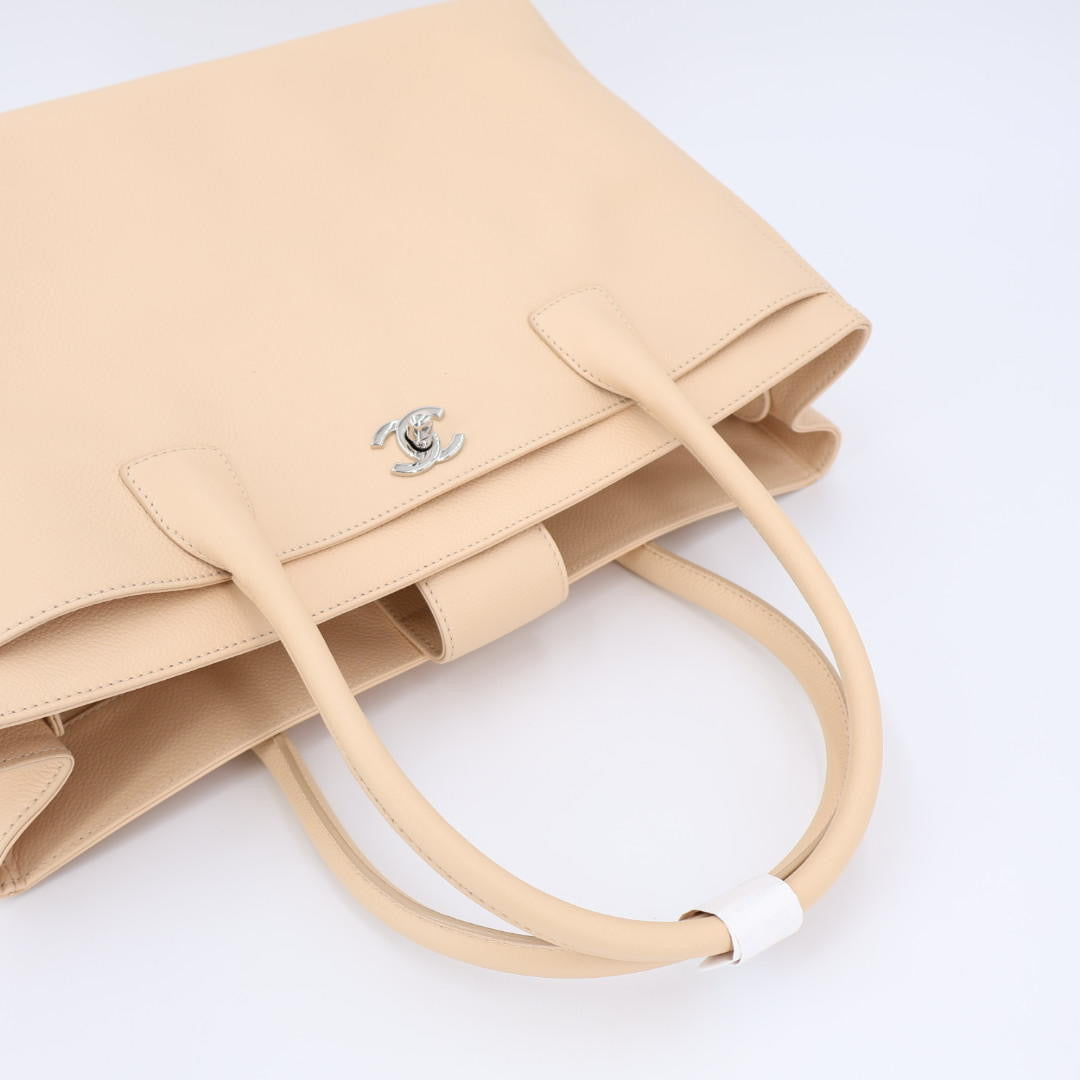 CHANEL シャネル エグゼクティブトート 2WAY ベージュ ゴールド金具 レディース キャビアスキン トートバッグST付 12番台