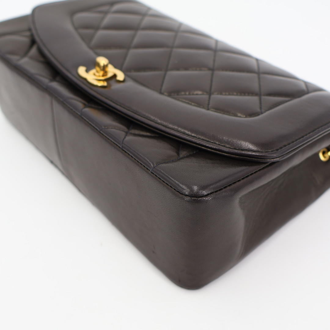 シャネル CHANEL ダイアナフラップ マトラッセ25 チェーンショルダーバッグ ラムスキン 黒 ゴールド金具