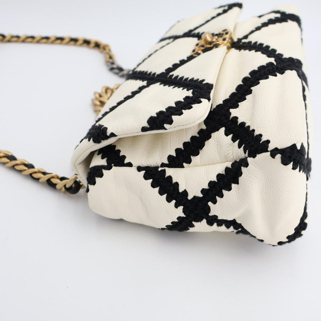 CHANEL シャネル ショルダーバッグ シャネル19 マトラッセ