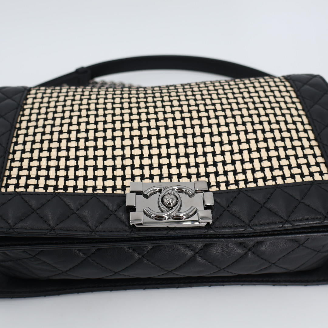 シャネル CHANEL ボーイシャネル マトラッセ チェーンショルダーバッグ レザー ラムスキン ライトベージュ ブラック シルバー金具 レディース