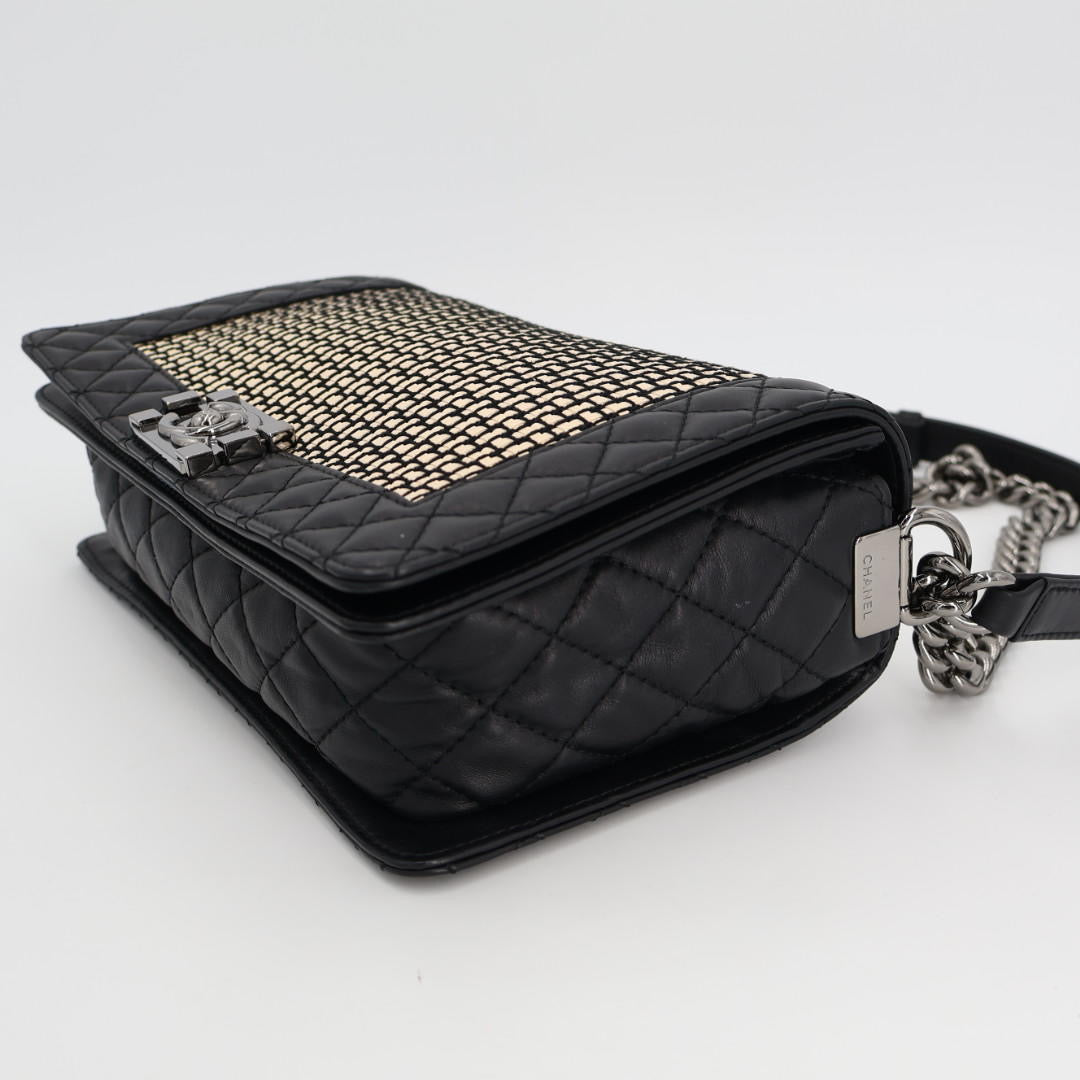 シャネル CHANEL ボーイシャネル マトラッセ チェーンショルダーバッグ レザー ラムスキン ライトベージュ ブラック シルバー金具 レディース