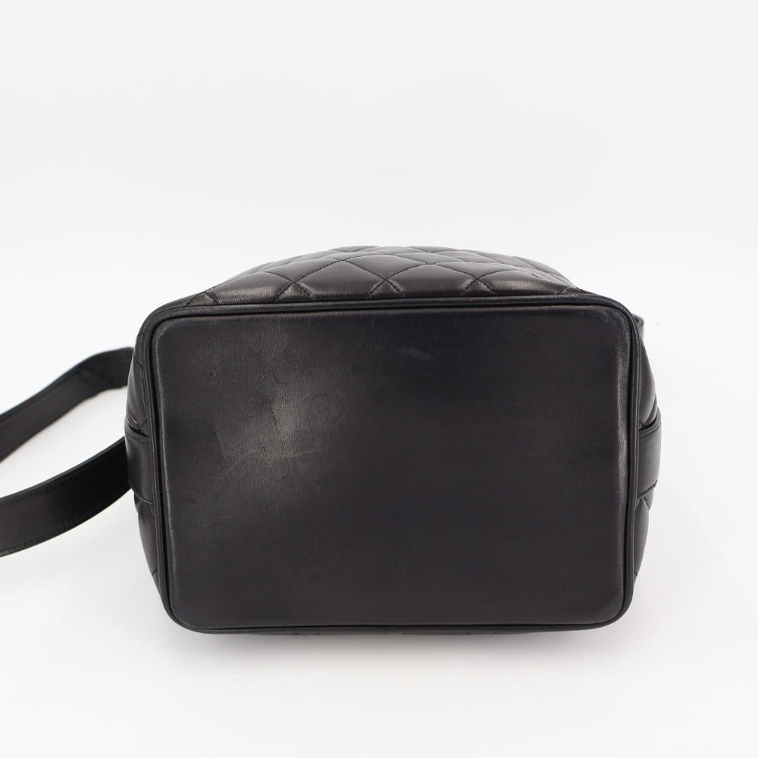 シャネル CHANEL マトラッセ ココマーク ショルダーバッグ 巾着バッグ レザー ブラック 黒 ゴールド金具 ポーチ付き