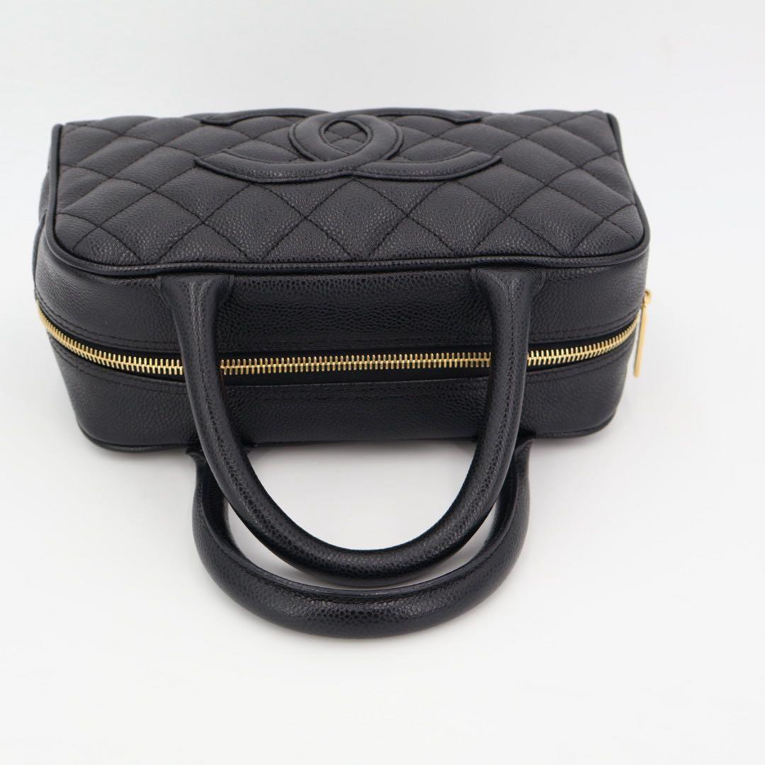 シャネル CHANEL マトラッセ　ココマーク　ミニボストン　キャビアスキン　ブラック