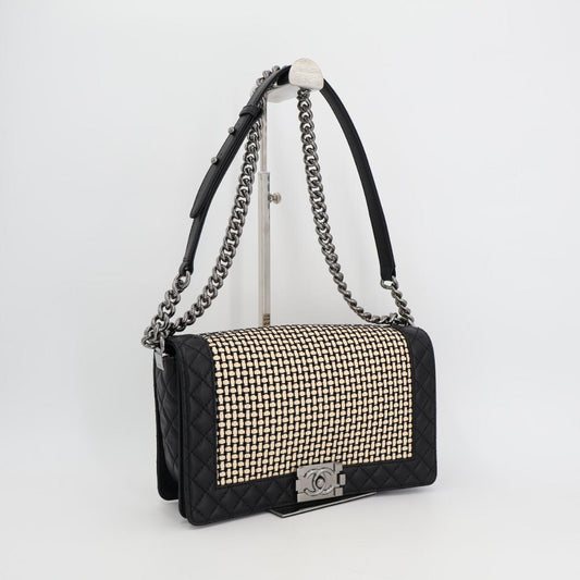 シャネル CHANEL ボーイシャネル マトラッセ チェーンショルダーバッグ レザー ラムスキン ライトベージュ ブラック シルバー金具 レディース