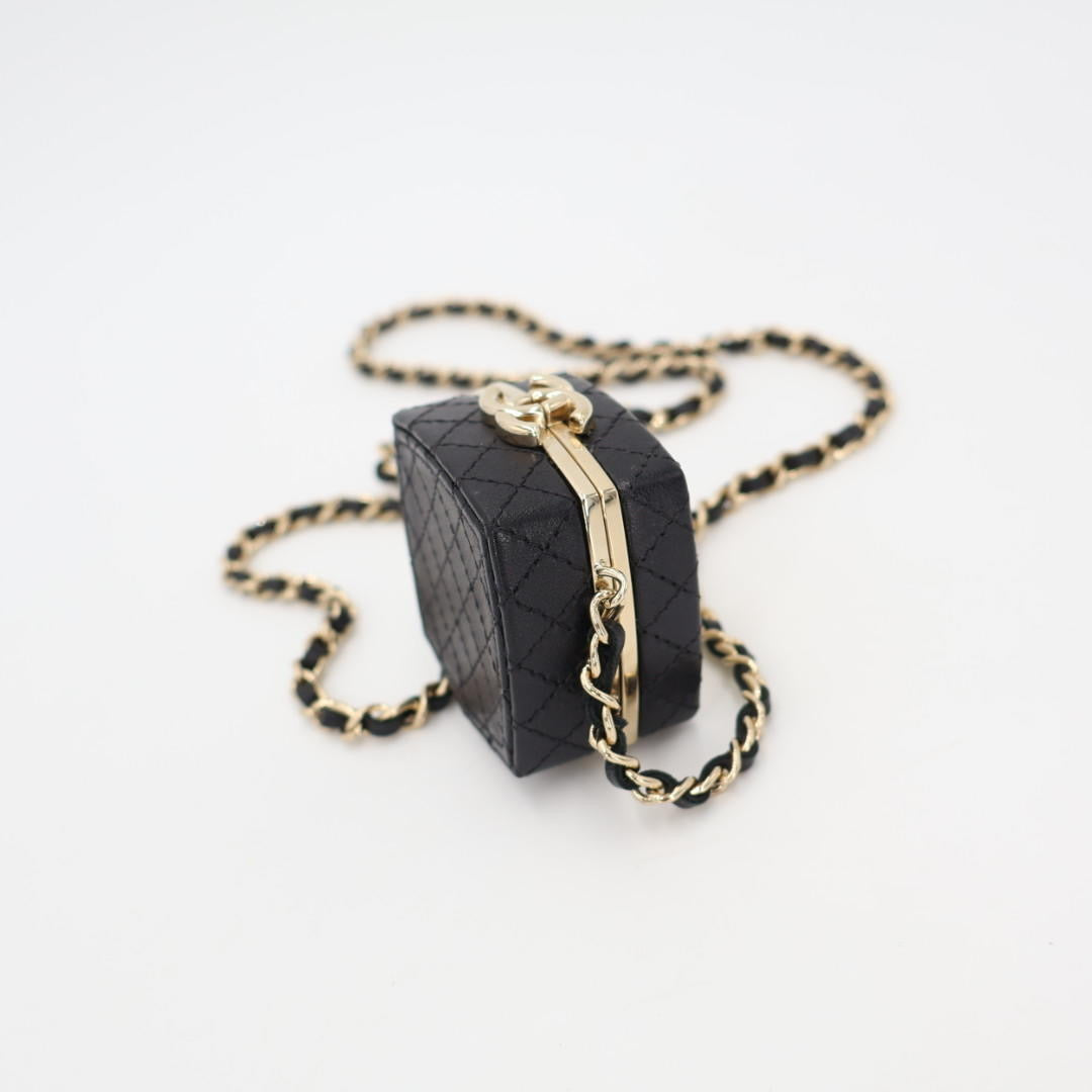 シャネル CHANEL ミラーチェーンクラッチ 小物入れ 小物 アクセサリー ココマーク ロゴ 31番台