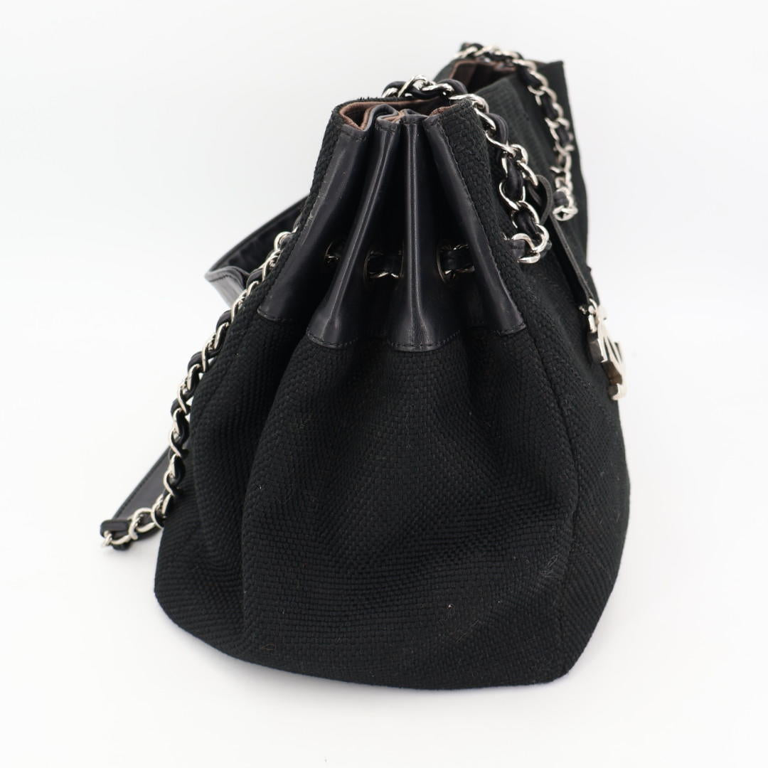 シャネル CHANEL シェブロン チェーンショルダーバッグ Vステッチ キャンバス×レザー ブラック×シルバー金具