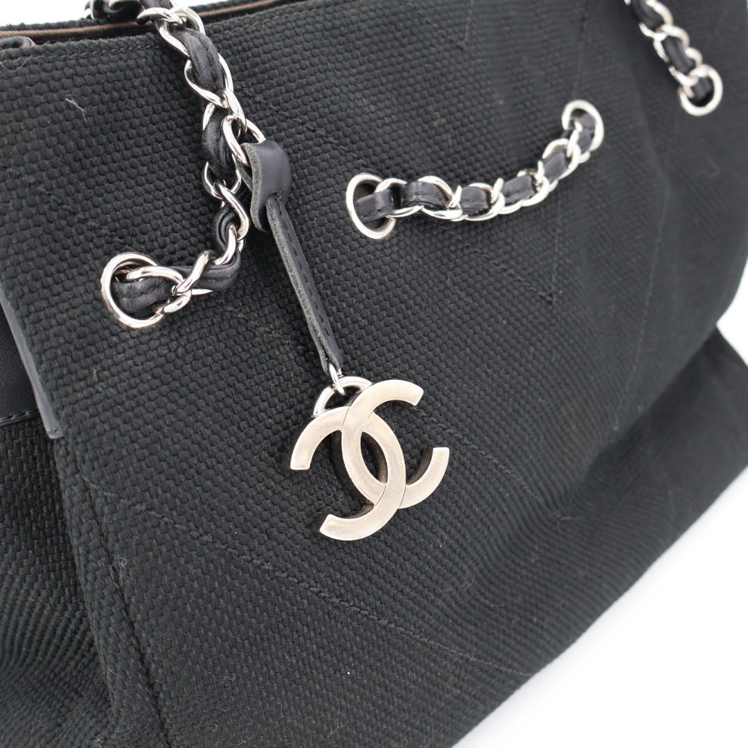 シャネル CHANEL シェブロン チェーンショルダーバッグ Vステッチ キャンバス×レザー ブラック×シルバー金具