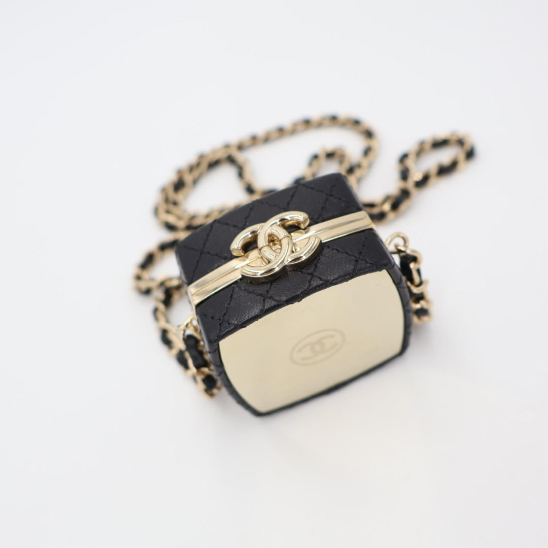 シャネル CHANEL ミラーチェーンクラッチ 小物入れ 小物 アクセサリー ココマーク ロゴ 31番台