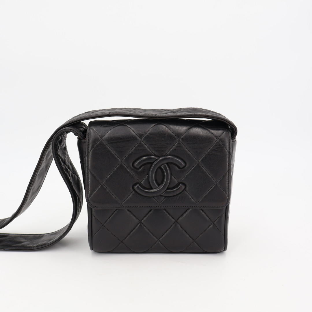 シャネル CHANEL マトラッセ ココマーク ショルダーバッグ レザー ブラック