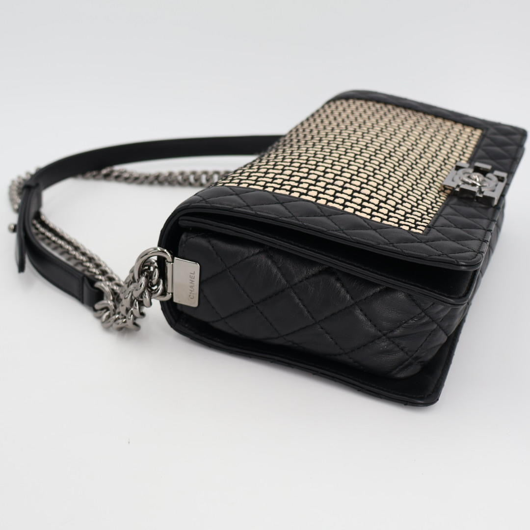 シャネル CHANEL ボーイシャネル マトラッセ チェーンショルダーバッグ レザー ラムスキン ライトベージュ ブラック シルバー金具 レディース
