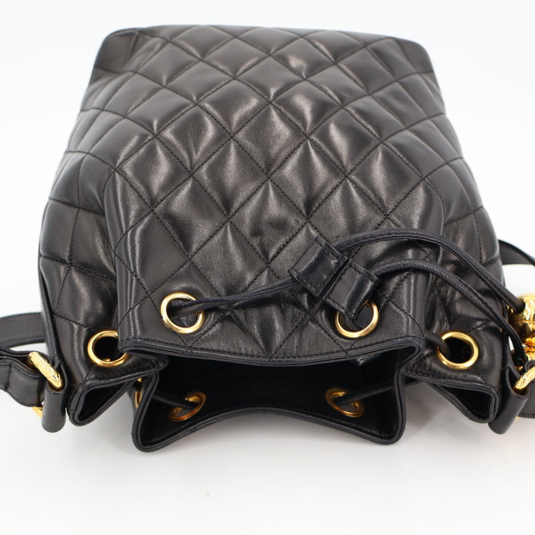 シャネル CHANEL マトラッセ ココマーク ショルダーバッグ 巾着バッグ レザー ブラック 黒 ゴールド金具 ポーチ付き