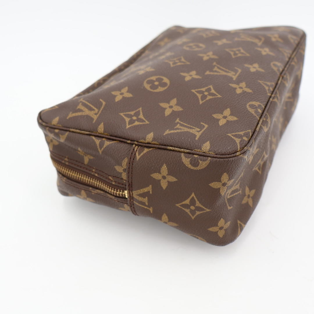 ルイ・ヴィトン LOUIS VUITTON モノグラム トゥルース トワレット28 化粧ポーチ トラベルポーチ マルチポーチ クラッチバッグ