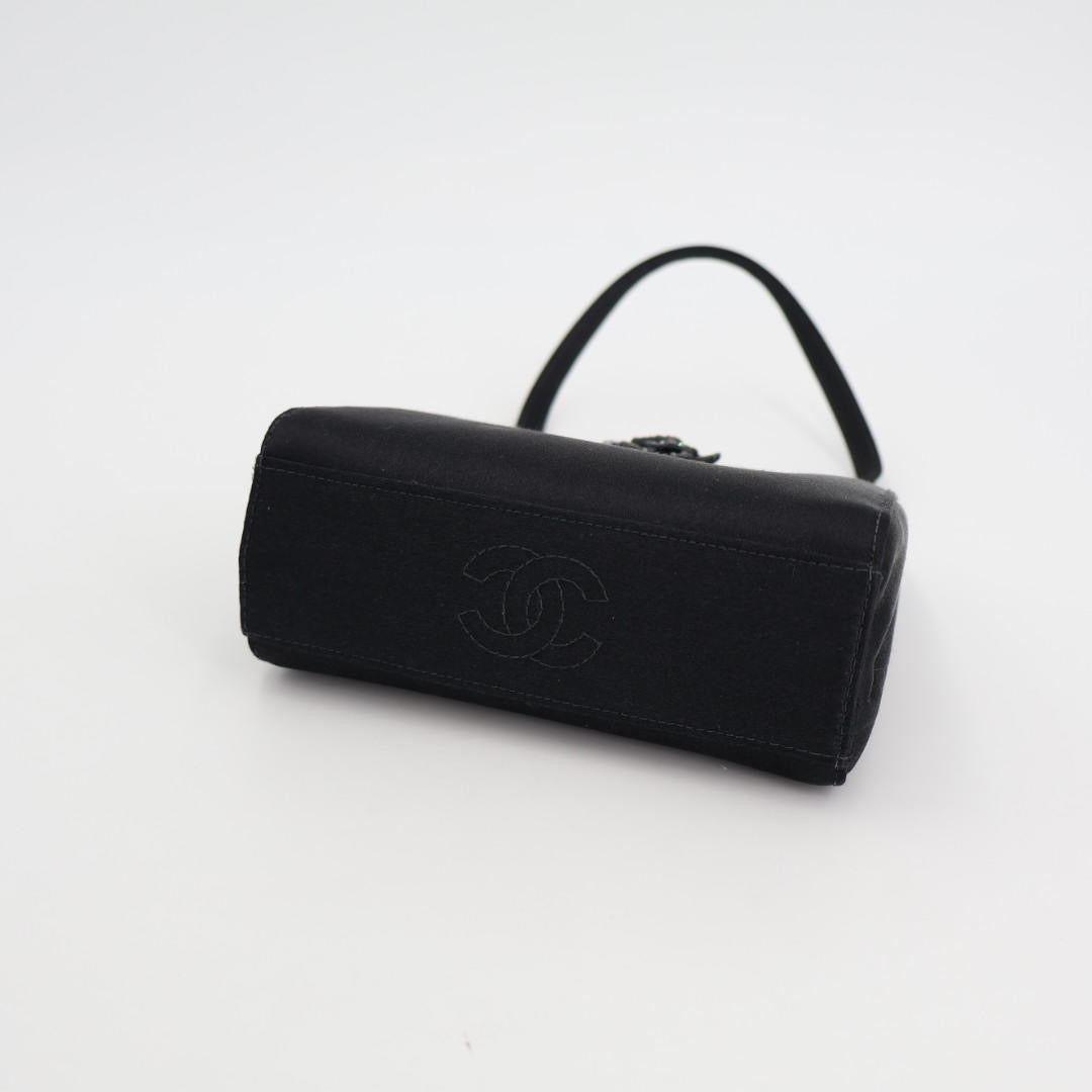 シャネル CHANEL カメリアハンドバッグ 

ブラック サテン レディース ハンドバッグ