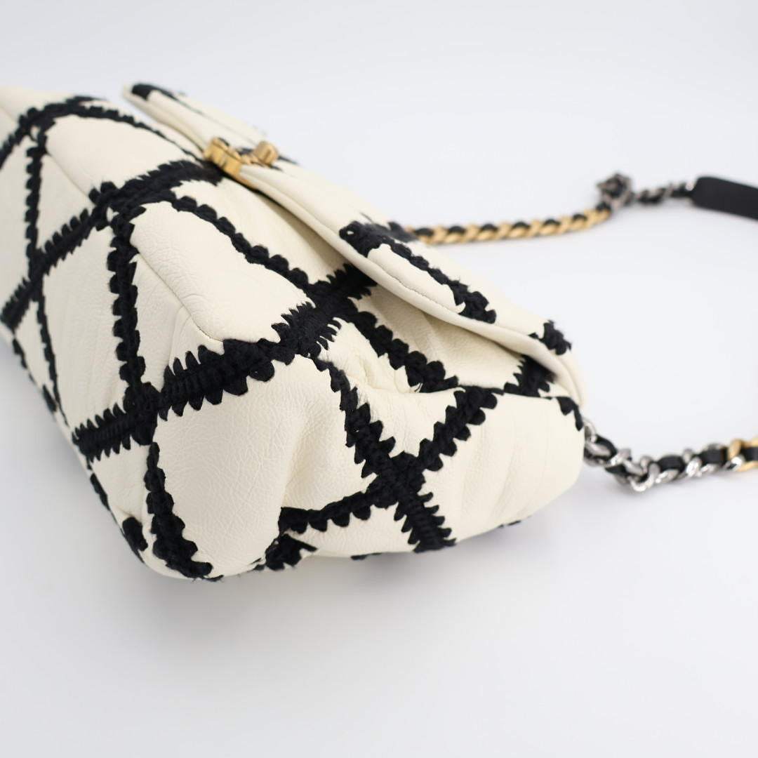 CHANEL シャネル ショルダーバッグ シャネル19 マトラッセ