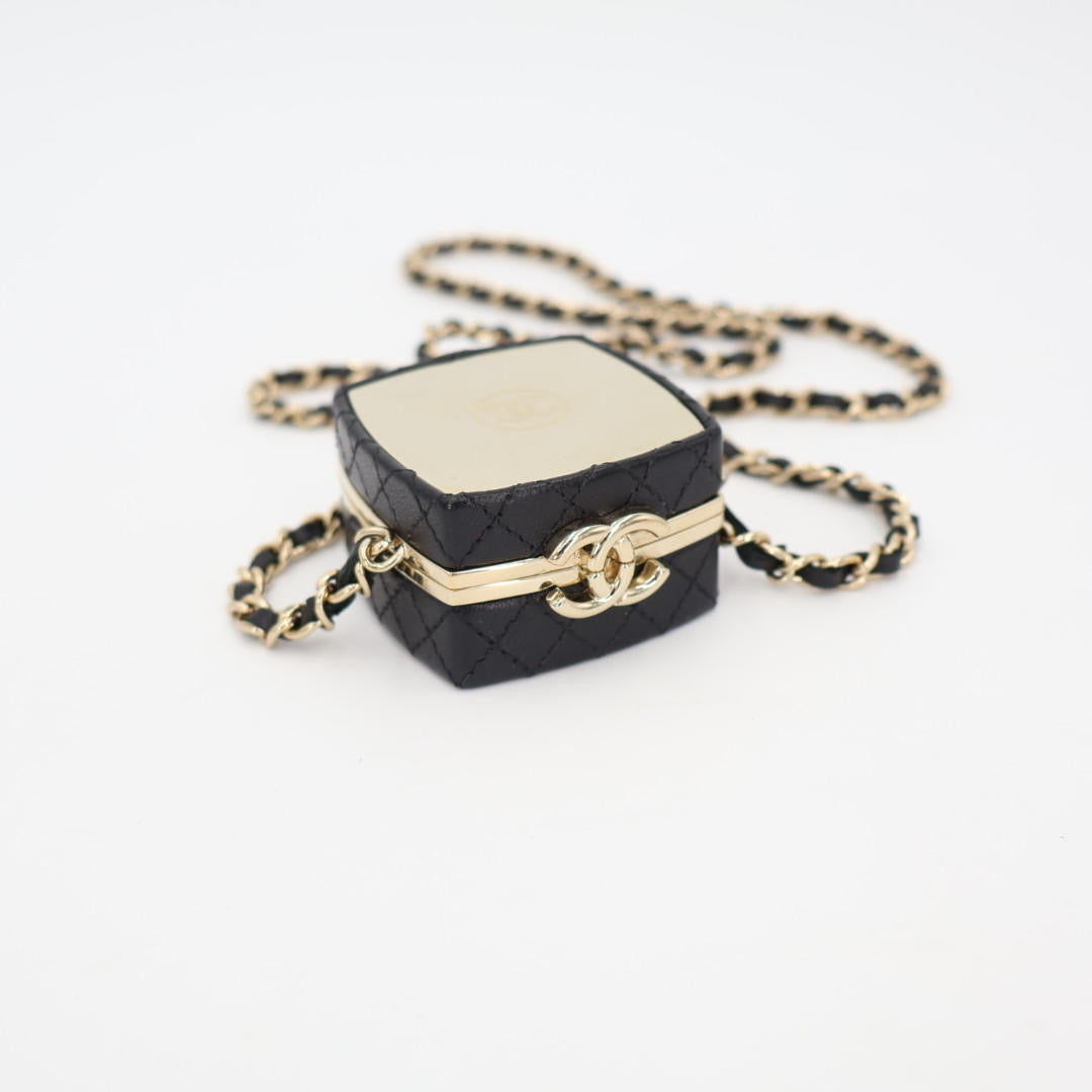 シャネル CHANEL ミラーチェーンクラッチ 小物入れ 小物 アクセサリー ココマーク ロゴ 31番台