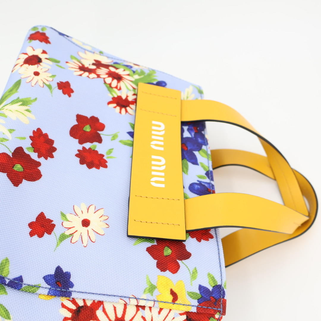 ミュウミュウ　ＭIUMIU　カナパ　エブリウェア　フラワーブーケ　花柄　日本限定