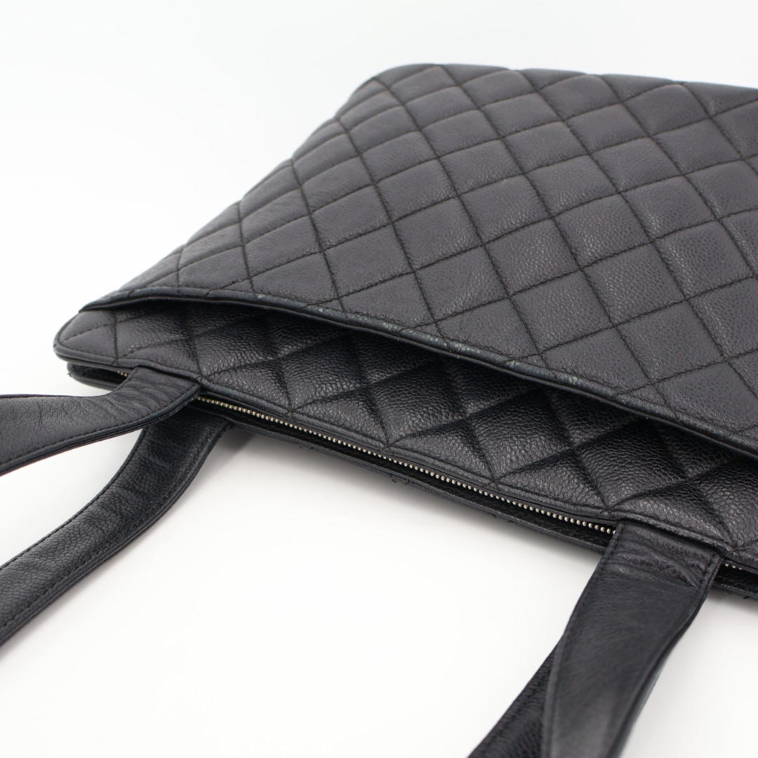 シャネル CHANEL マトラッセ キャビアスキン ショルダーバッグ