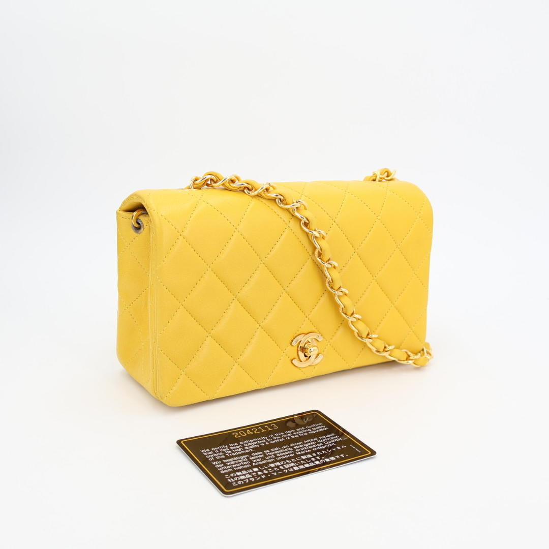 シャネル CHANEL ミニマトラッセ チェーンショルダーバッグ カラー ： イエロー系