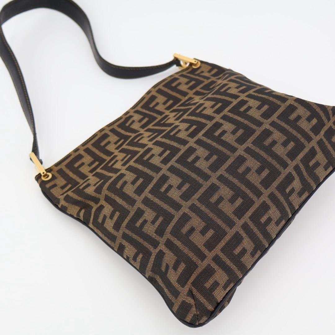 フェンディ FENDI トートバッグ ワンショルダー 2WAY 肩掛け 手提げ ズッカ柄 キャンバス×レザー 茶