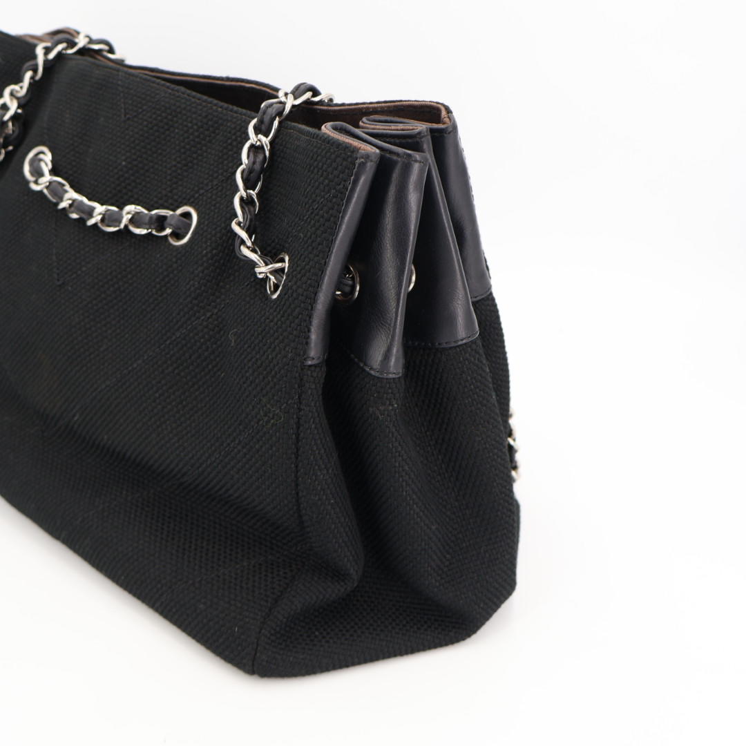 シャネル CHANEL シェブロン チェーンショルダーバッグ Vステッチ キャンバス×レザー ブラック×シルバー金具