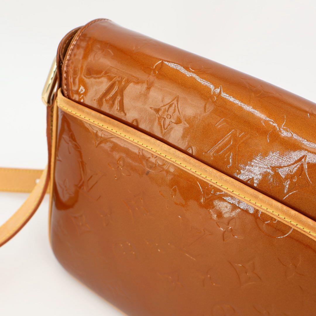 ルイ・ヴィトン LOUIS VUITTON モノグラムヴェルニ クリスティGM ショルダーバッグ
