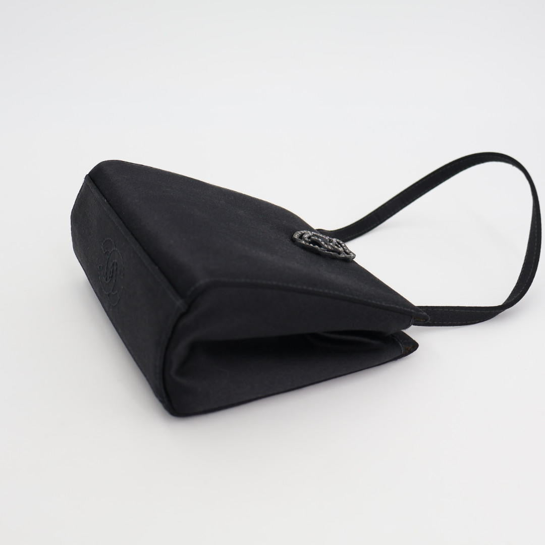 シャネル CHANEL カメリアハンドバッグ 

ブラック サテン レディース ハンドバッグ