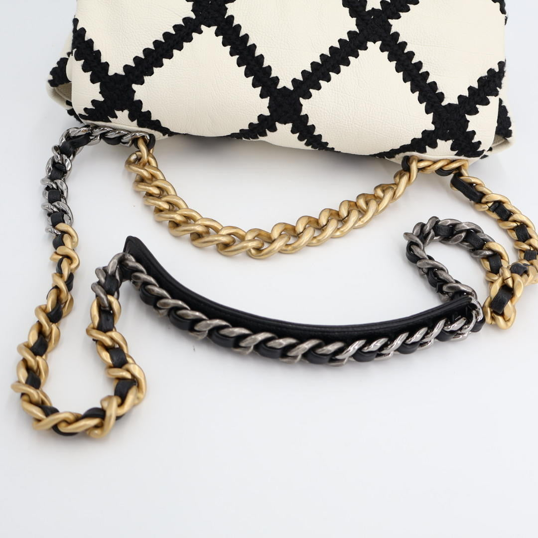 CHANEL シャネル ショルダーバッグ シャネル19 マトラッセ