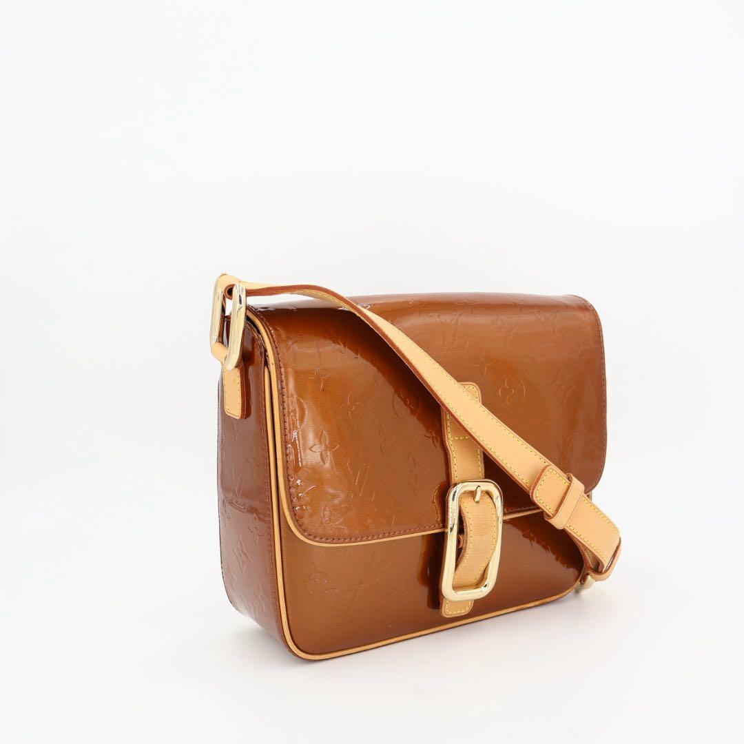 ルイ・ヴィトン LOUIS VUITTON モノグラムヴェルニ クリスティGM ショルダーバッグ