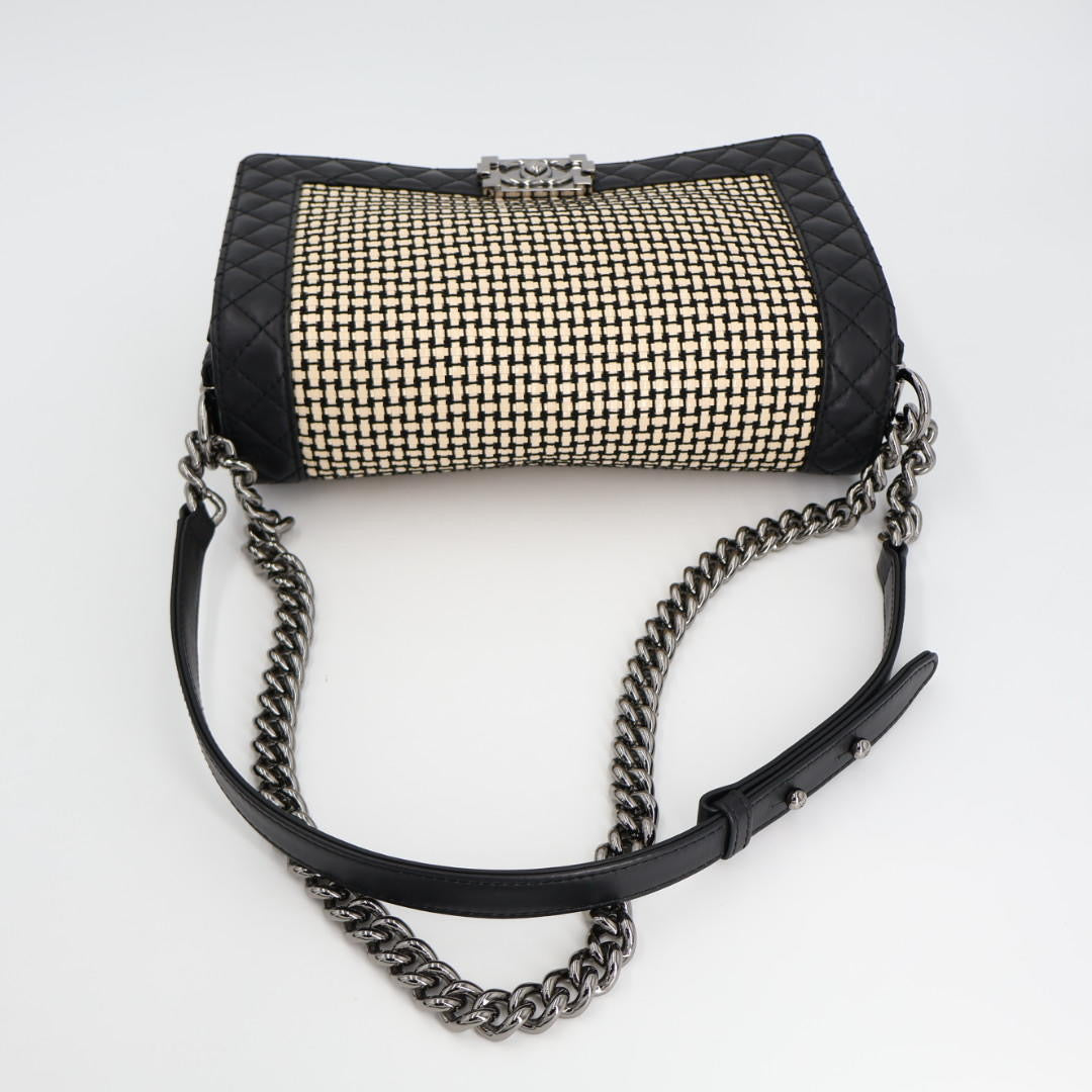 シャネル CHANEL ボーイシャネル マトラッセ チェーンショルダーバッグ レザー ラムスキン ライトベージュ ブラック シルバー金具 レディース