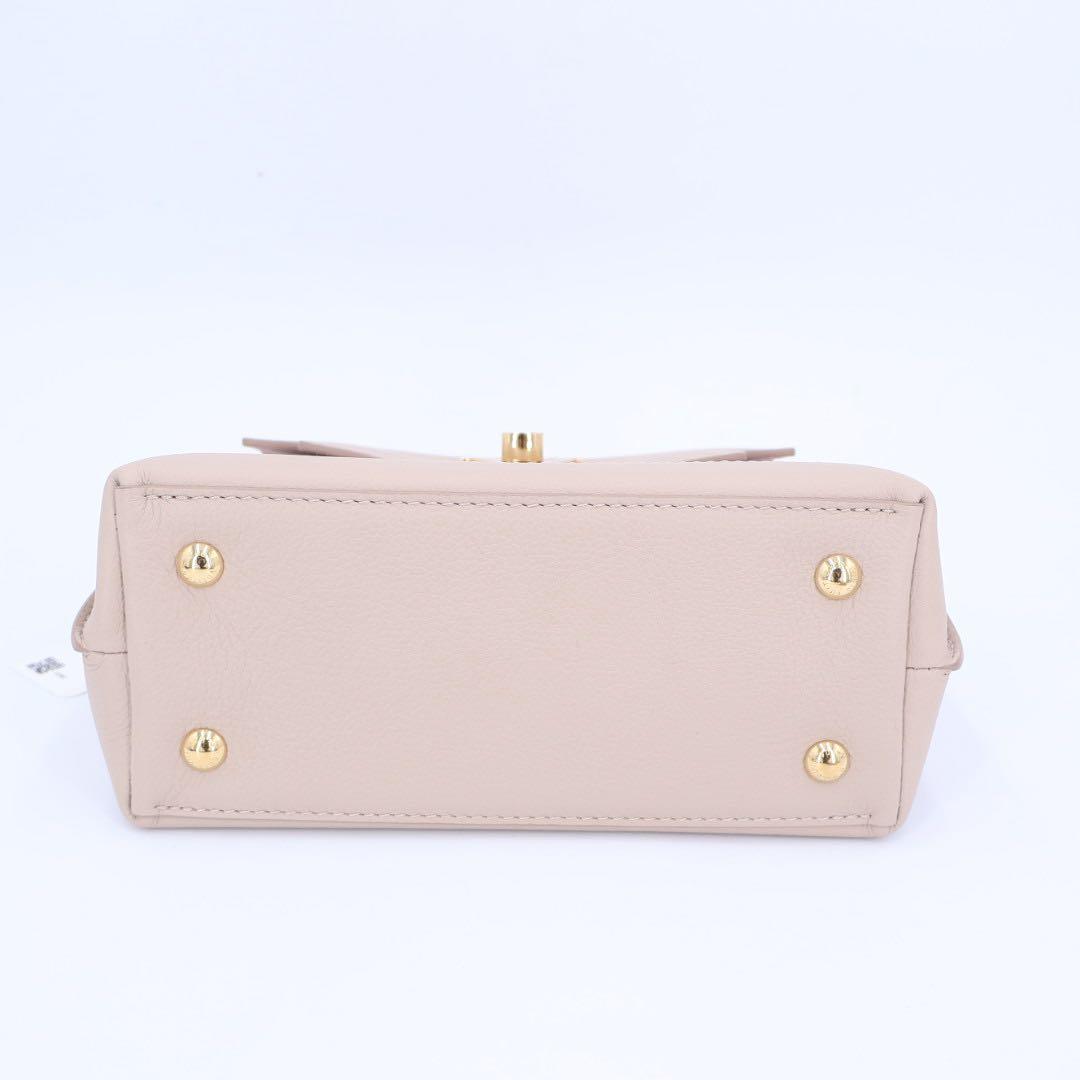 ルイヴィトン LOUIS VUITTON ハンドバッグ Louis Vuitton ロックミー・エヴァー ミニバッグ M21052レディース グレージュ 美品