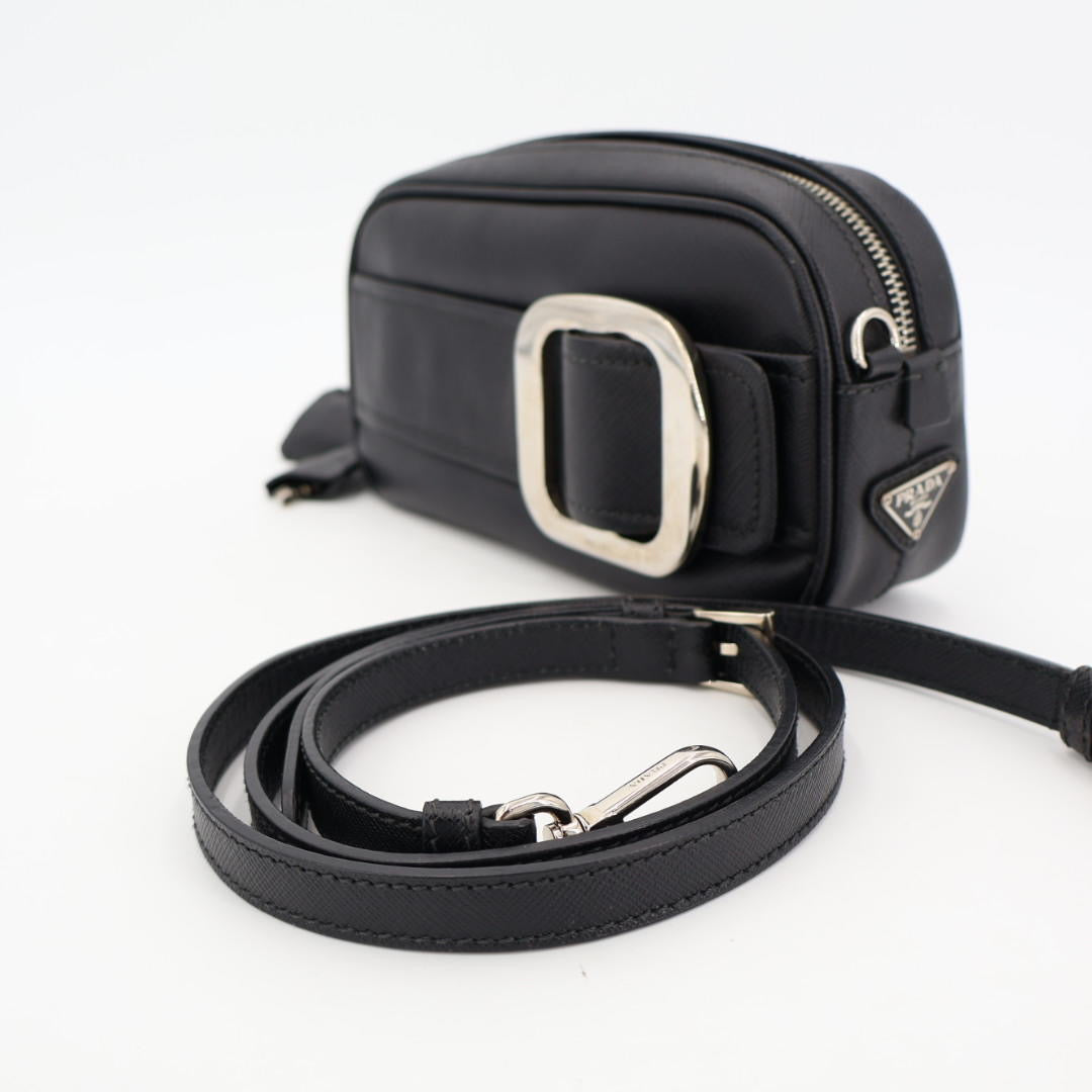 プラダ PRADA クロスボディ サフィアーノ ショルダー　バッグ　　PRADA　黒　ネロ