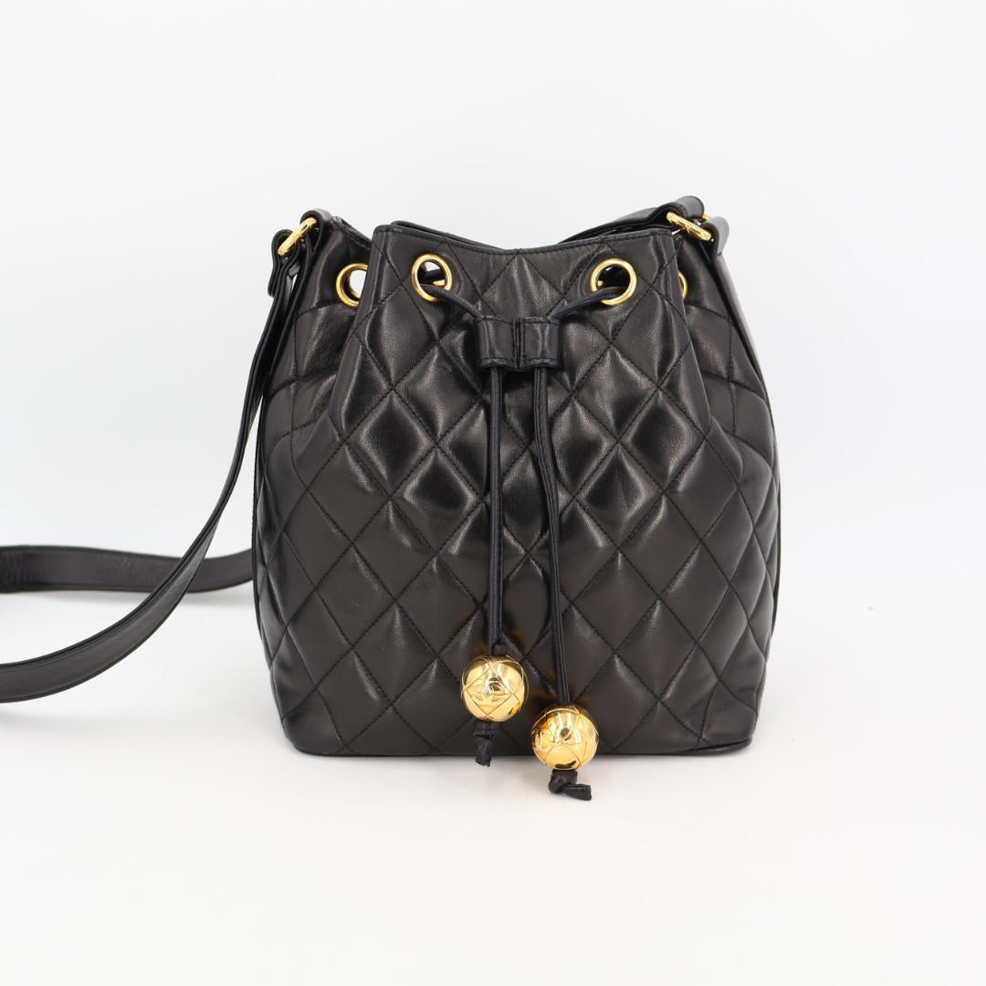 シャネル CHANEL マトラッセ ココマーク ショルダーバッグ 巾着バッグ レザー ブラック 黒 ゴールド金具 ポーチ付き