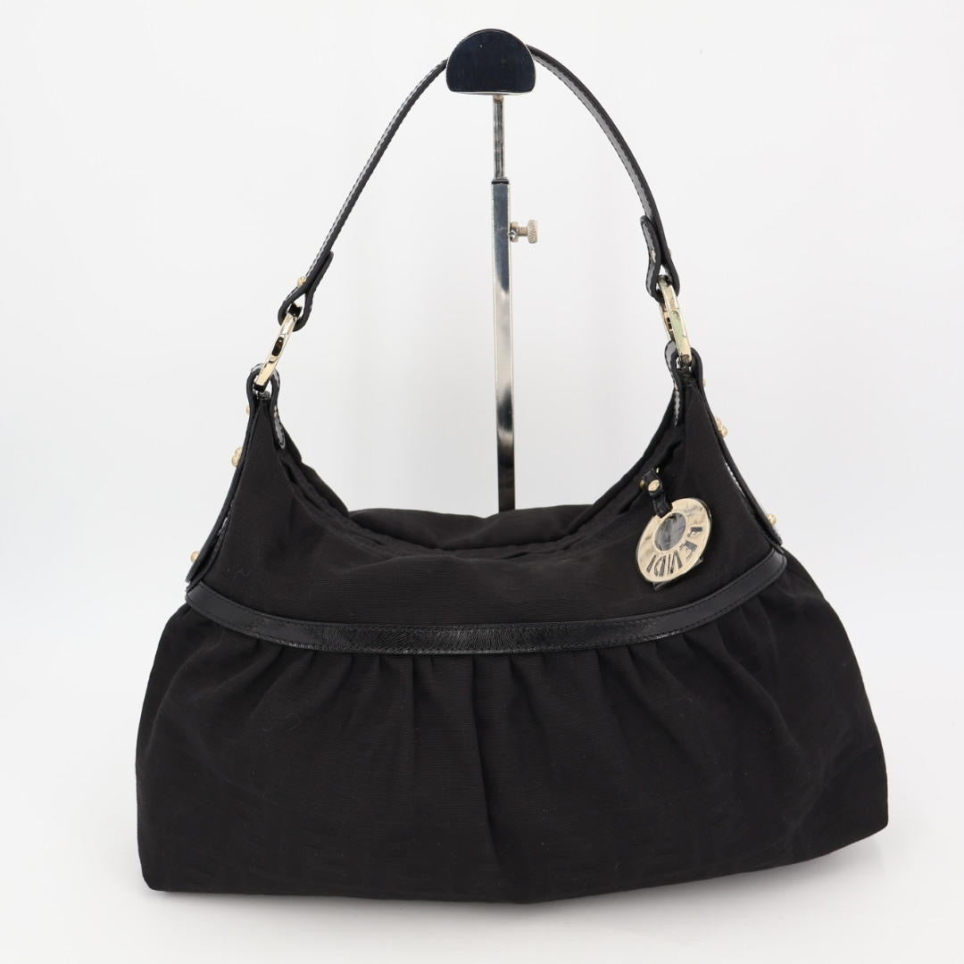 フェンディ Fendi シェフバッグ ズッカ柄 現行モデル ワンショルダー ブラック系 キャンバス
